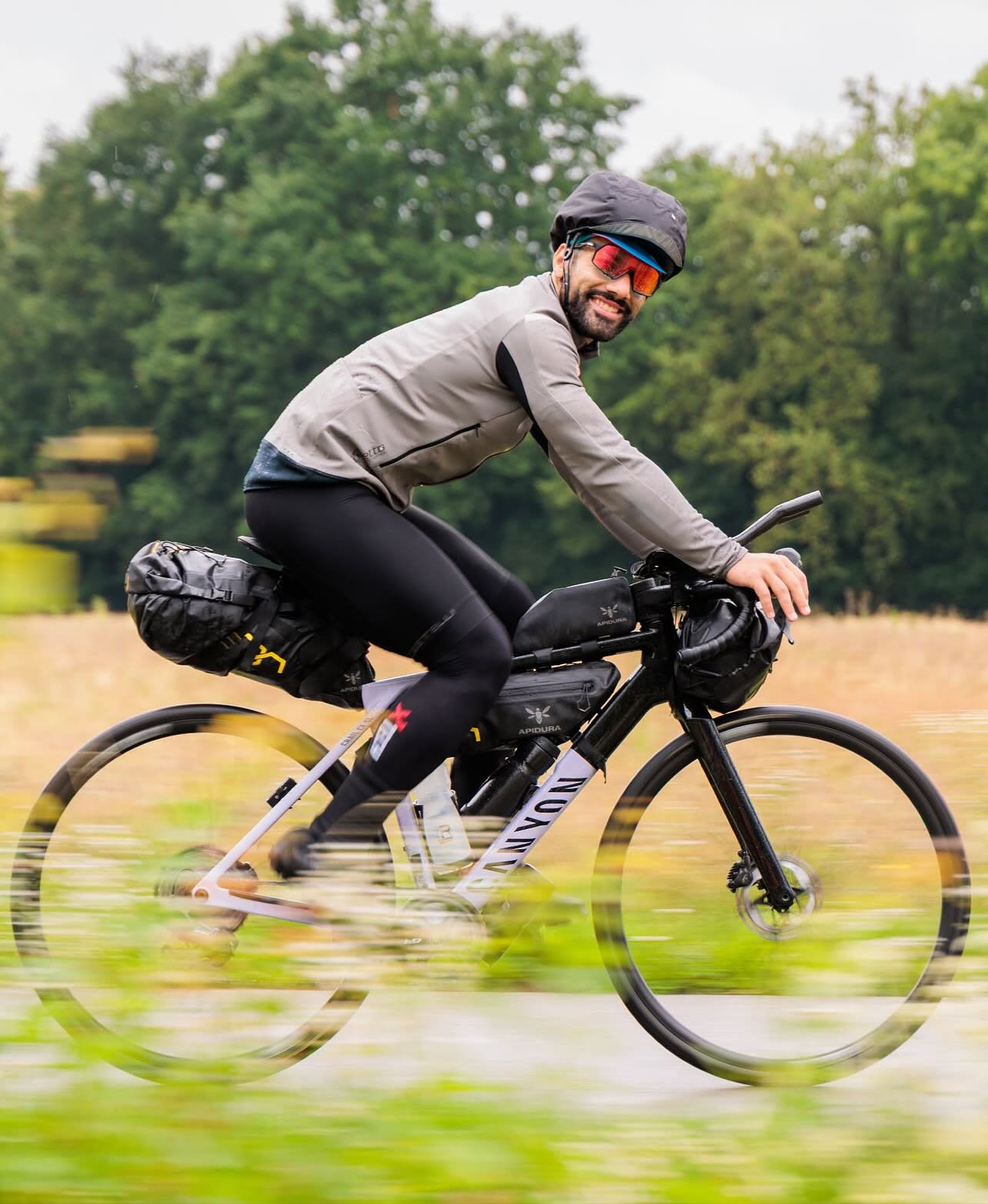 Giuseppe Ruslan Pirrotta in bicicletta